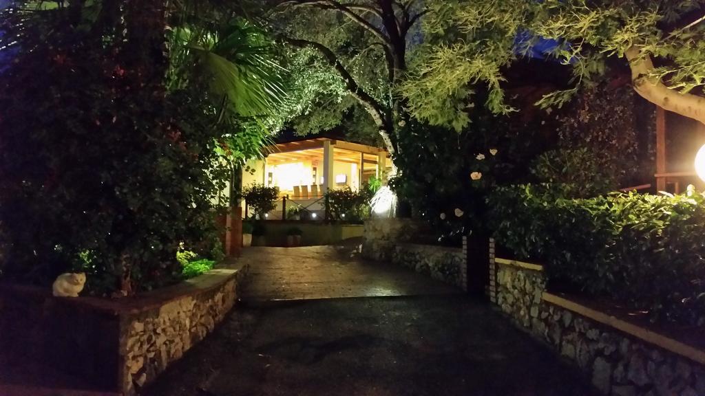מרינה די קמרוטה Cala Blanca Villaggio Alberghiero מראה חיצוני תמונה