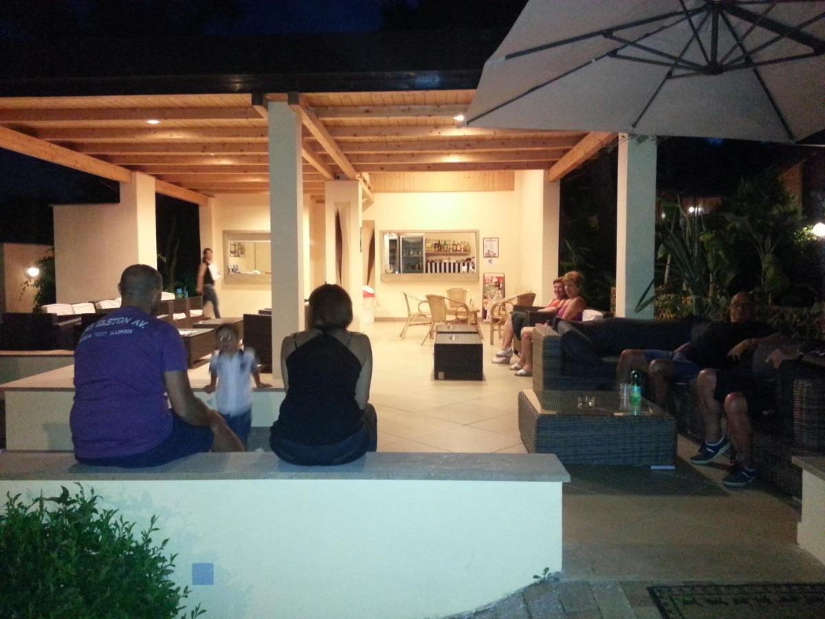 מרינה די קמרוטה Cala Blanca Villaggio Alberghiero מראה חיצוני תמונה